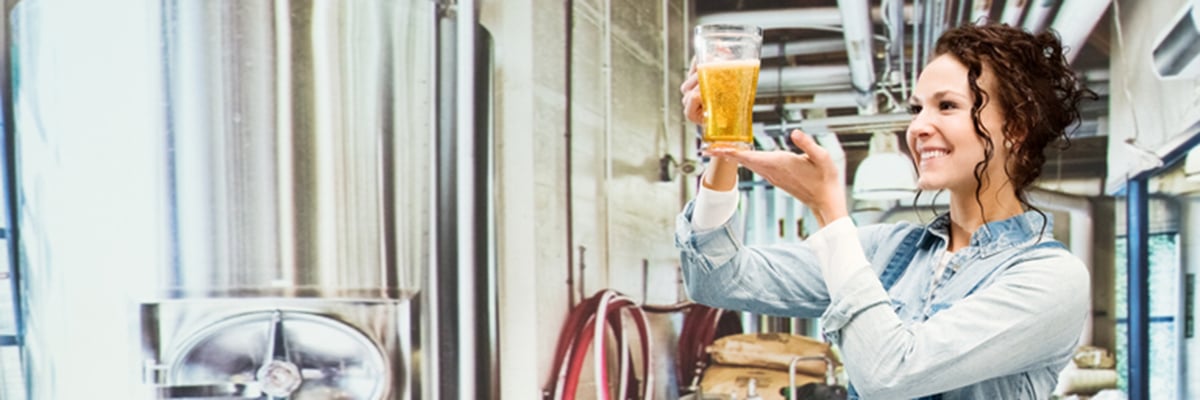 Female craft brewer 1200x400